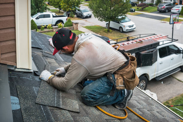 Professional Roofing technician working in Huntsburg, OH